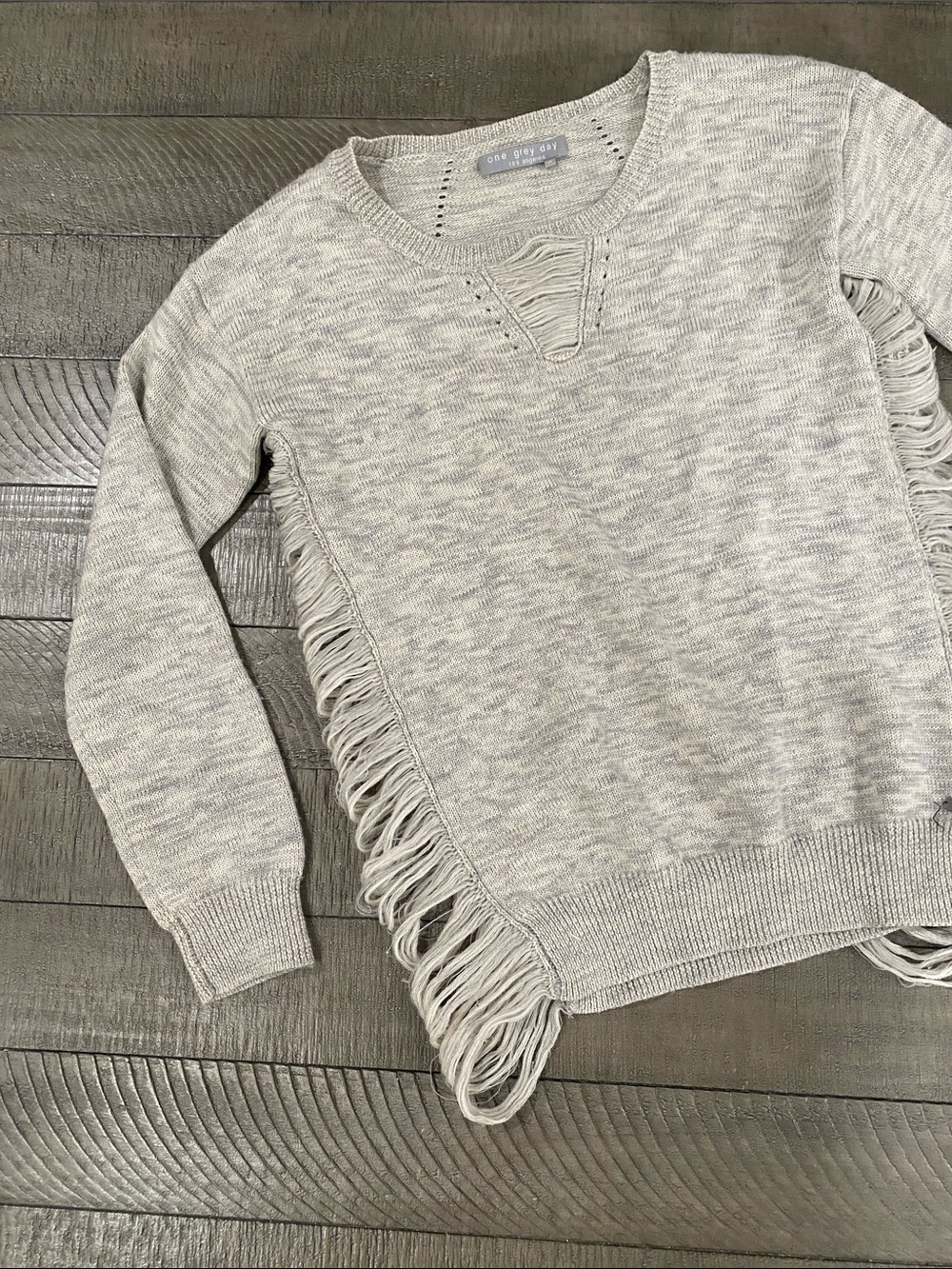 Women's Fringe Hem Crewneck Sweater - Light Heather Gray